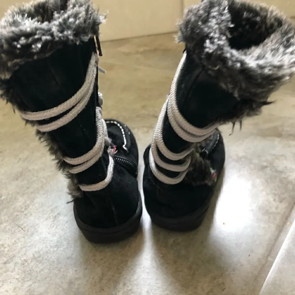 Carter’s warm boots super adorable!!